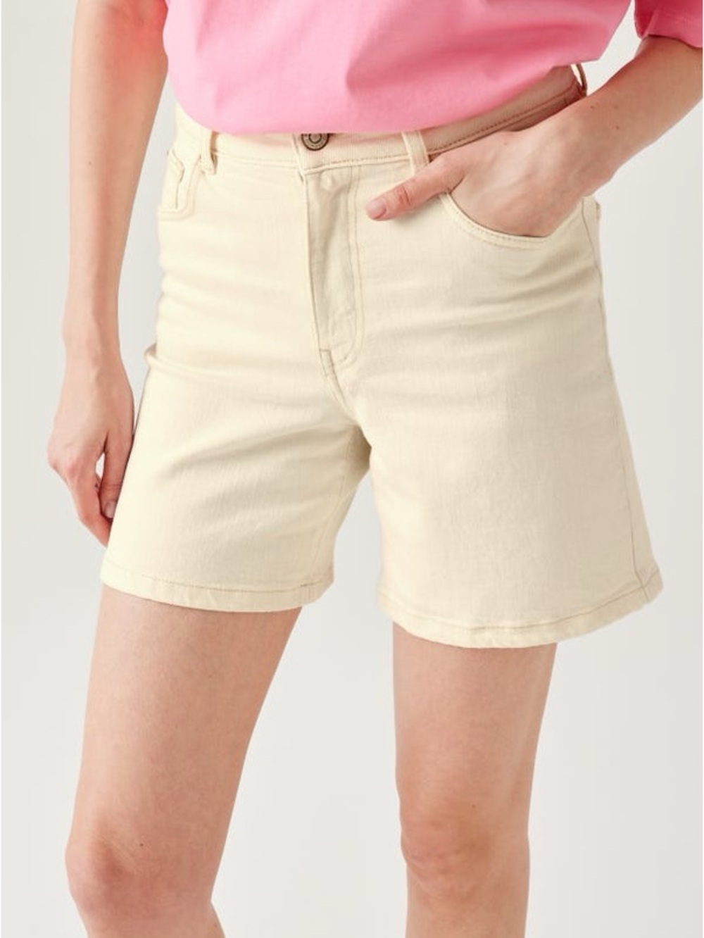 Primark Cream High-Rise Bermuda Shorts size 6